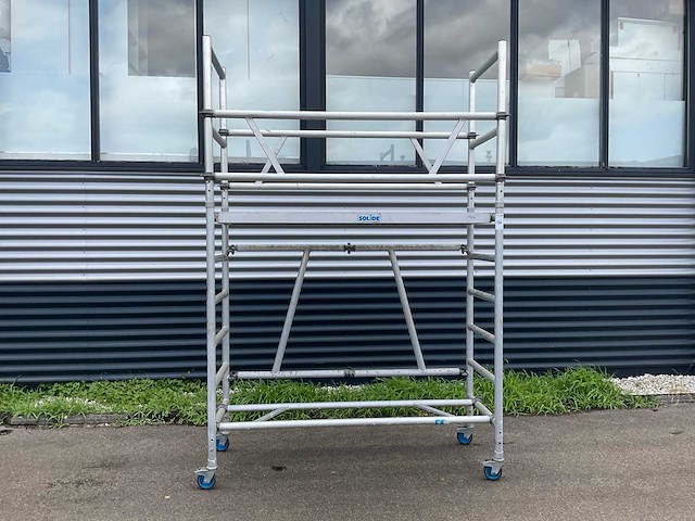 Solide rolsteiger - afbeelding 1 van  5
