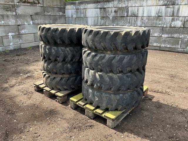 Solideal 8.25 r20 band, wiel en velg - afbeelding 6 van  12