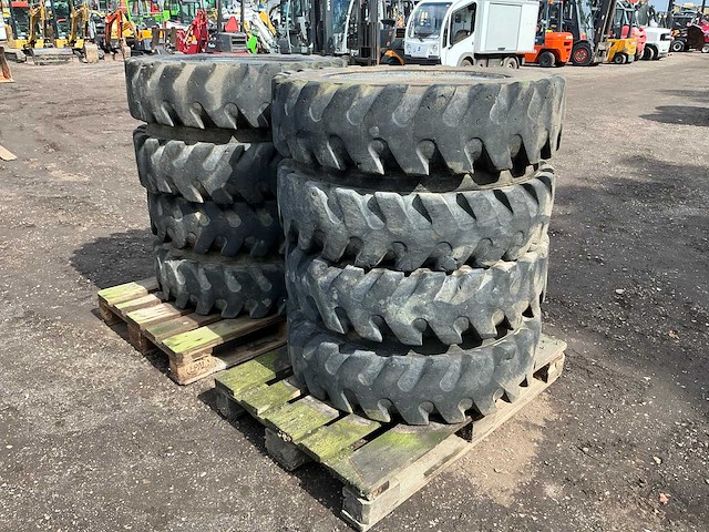 Solideal 8.25 r20 band, wiel en velg - afbeelding 10 van  12