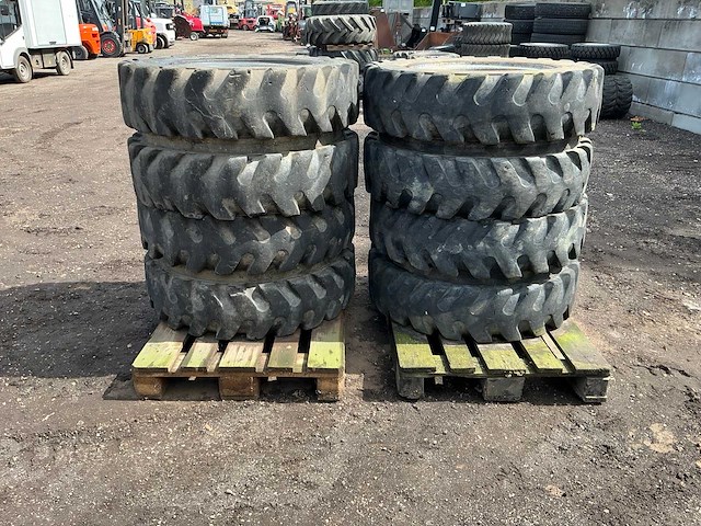 Solideal 8.25 r20 band, wiel en velg - afbeelding 9 van  12