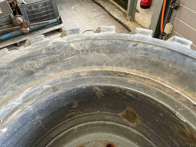 Solideal band en velg (4x) - afbeelding 4 van  5