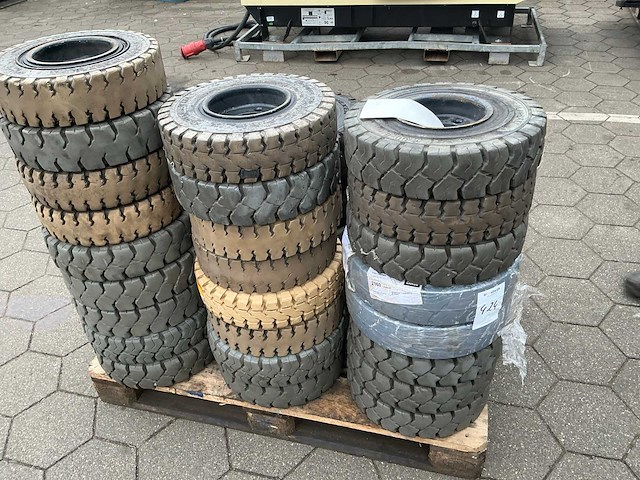 Solideal verschillende maten heftruckbanden - afbeelding 1 van  5