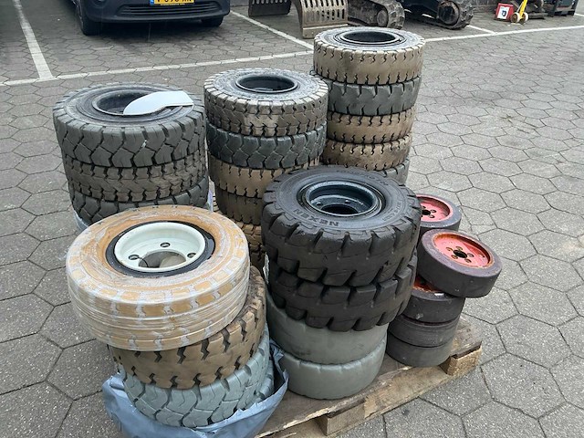 Solideal verschillende maten heftruckbanden - afbeelding 2 van  5