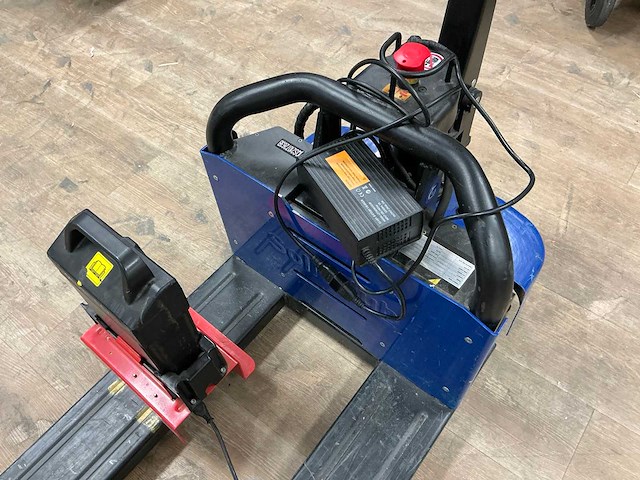 Solidhub hwe15 elektrische palletwagen - afbeelding 2 van  6