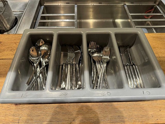 Solingen - 65-delige bestekset - afbeelding 1 van  1