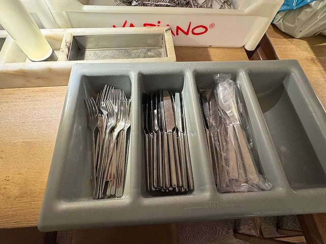 Solingen - 75-delige bestekset - afbeelding 1 van  2