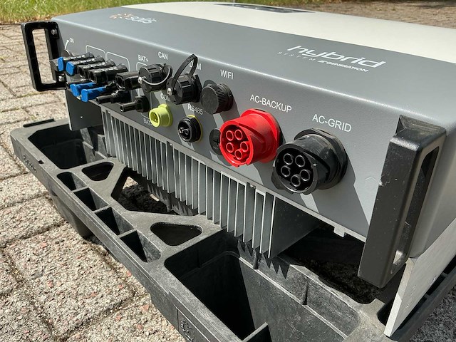 Solis - rhi-3p8k-hves-5g - omvormer - afbeelding 3 van  12