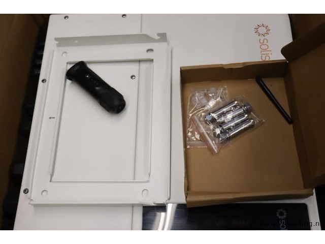 Solis hybride omvormer s6-eh3p12k-nd-h, 3 fase - afbeelding 4 van  4