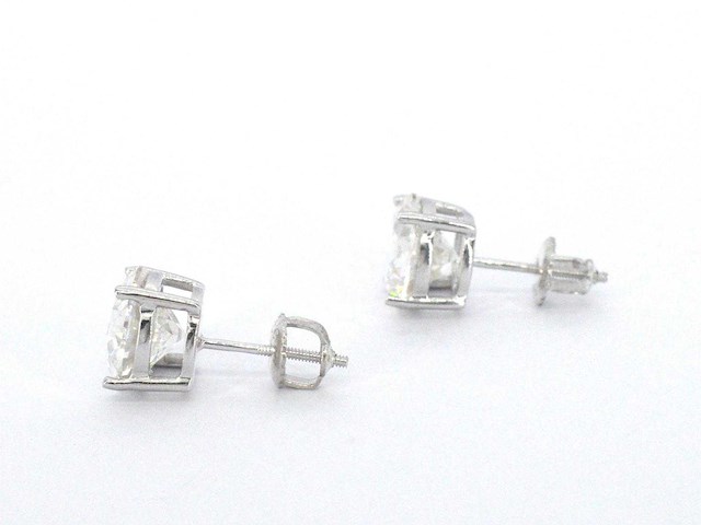 Solitair oorbellen met twee zeer grote briljanten - afbeelding 4 van  7