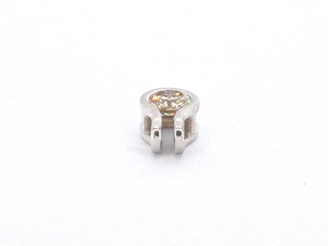 Solitaire hanger met een natuurlijke briljant geslepen diamant - afbeelding 8 van  8