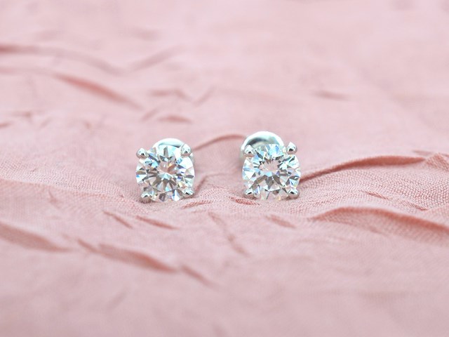 Solitaire oorbellen met natuurlijke diamanten 2.33 carat - afbeelding 1 van  11