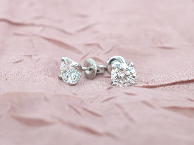 Solitaire oorbellen met natuurlijke diamanten 2.33 carat - afbeelding 6 van  11