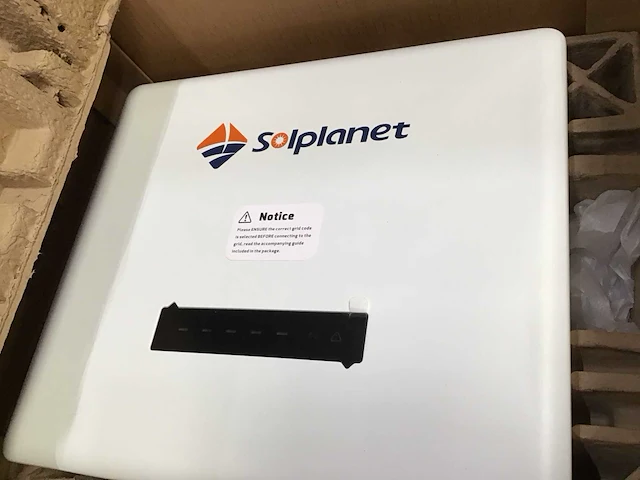 Solplanet asw5000-t omvormer - afbeelding 1 van  4