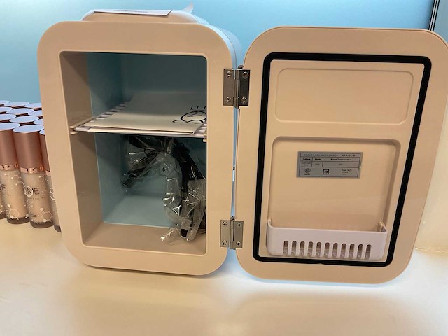 Some skincare serum (24x) - afbeelding 3 van  6