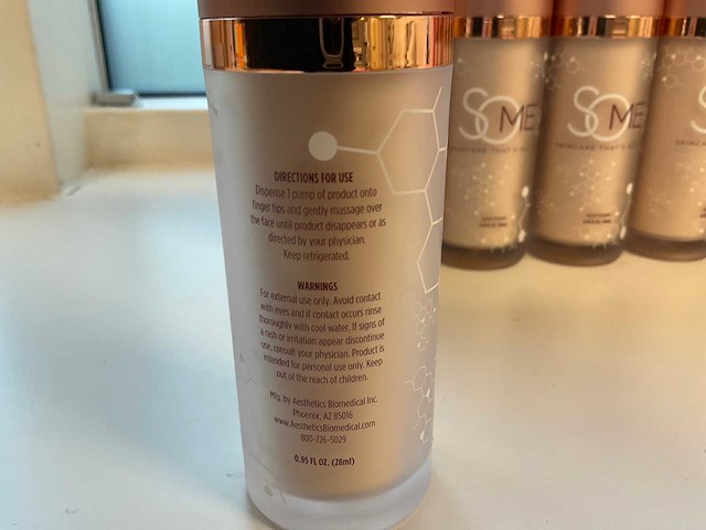 Some skincare serum (24x) - afbeelding 6 van  6