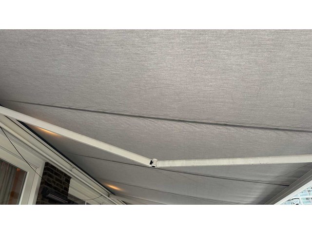 Somfy elektrisch aluminium knikarm zonnescherm - afbeelding 12 van  15