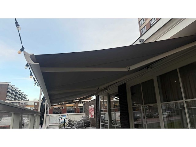 Somfy elektrisch aluminium knikarm zonnescherm - afbeelding 14 van  15