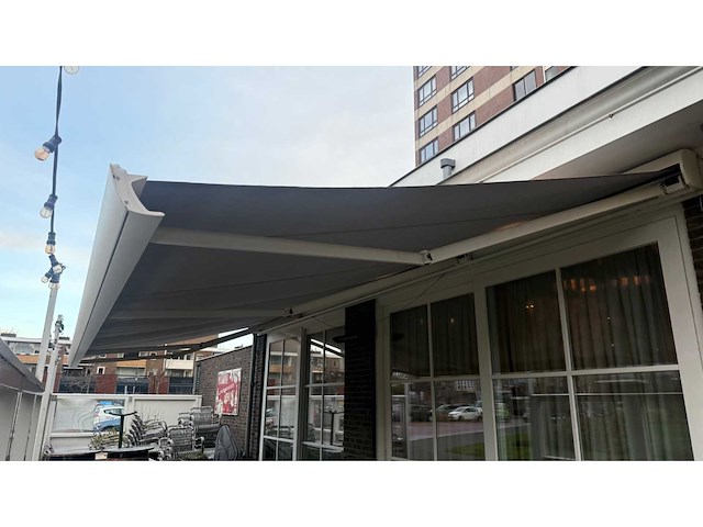 Somfy elektrisch aluminium knikarm zonnescherm - afbeelding 3 van  15