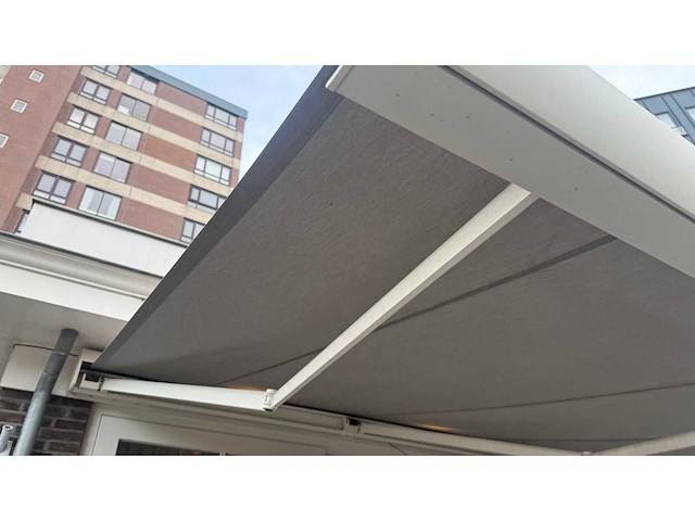 Somfy elektrisch aluminium knikarm zonnescherm - afbeelding 7 van  15