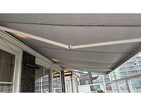 Somfy elektrisch aluminium knikarm zonnescherm - afbeelding 9 van  15