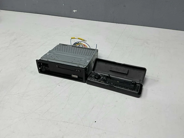 Sony - xr-c2300r - auto audio & video - afbeelding 1 van  8