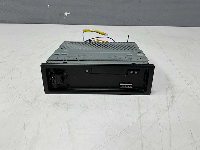 Sony - xr-c2300r - auto audio & video - afbeelding 4 van  8