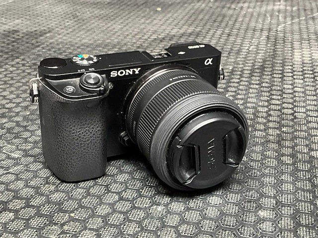 Sony alfa 6000 fotocamera - afbeelding 1 van  9