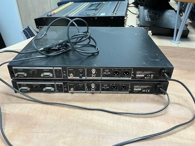 Sony cdp-d11 cd player (2x) - afbeelding 4 van  5