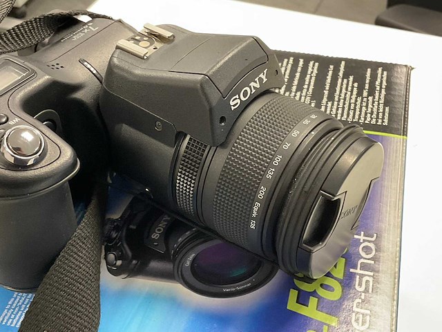 Sony dsc-f828 fotocamera - afbeelding 3 van  5