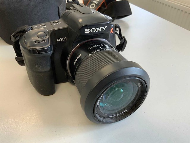 Sony dslr-a200 fotocamera met 3 lenzen en mini gray scale card - afbeelding 5 van  11