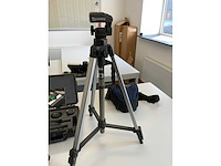 Sony dslr-a200 fotocamera met 3 lenzen en mini gray scale card - afbeelding 2 van  11