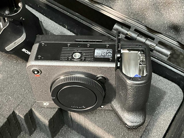 Sony fx30 fotocamera + g master lens + handle - afbeelding 2 van  15