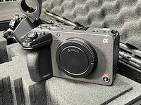 Sony fx30 fotocamera + g master lens + handle - afbeelding 10 van  15