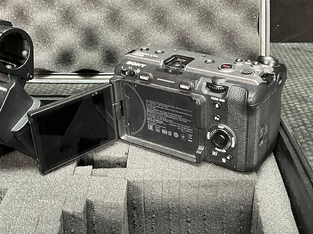 Sony fx30 fotocamera + g master lens + handle - afbeelding 11 van  15