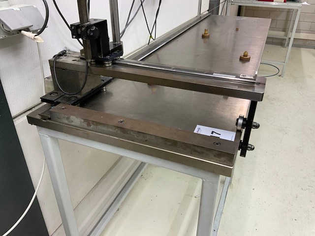 Sony magnescale dg100p meetsonde op metalen werktafel - afbeelding 9 van  10