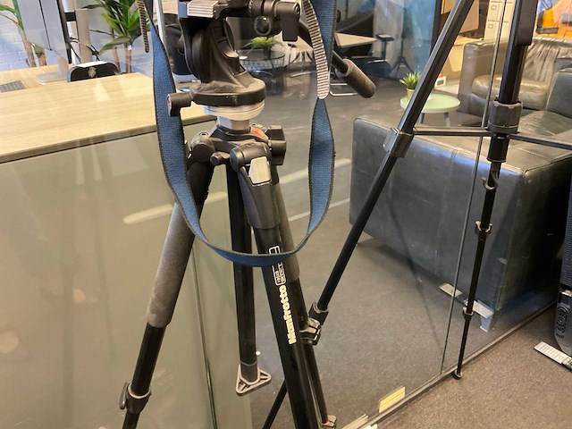 Sony, manfrotto videocamera en statieven - afbeelding 9 van  9