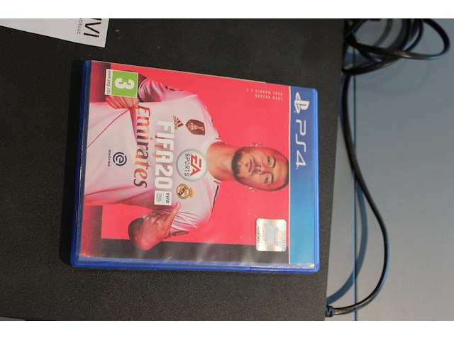 Sony playstation 4 met twee gamingheadsets en fifa 20. consoles ontbreken. - afbeelding 3 van  3