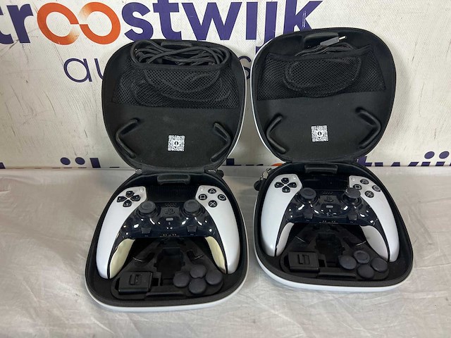 Sony playstation controller (2x) - afbeelding 1 van  1