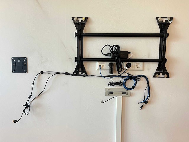 Sony/ poly - 75" videoconferentiesysteem met muurbeugel - afbeelding 27 van  35