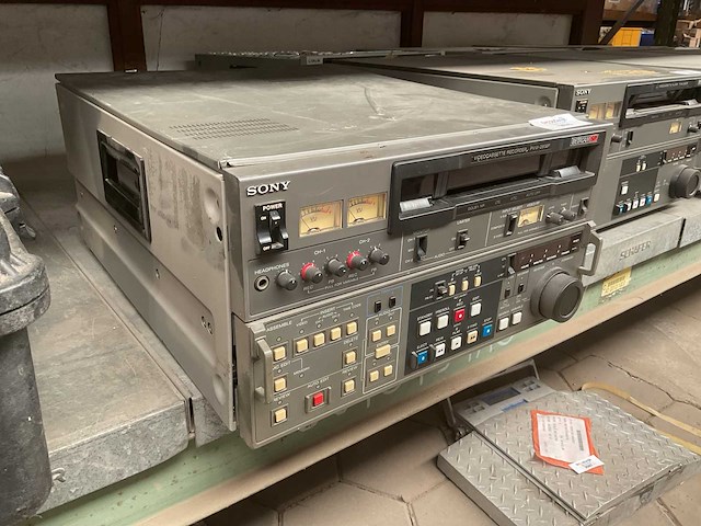 Sony pvw-2800p betacam ps editing recorder - afbeelding 1 van  4