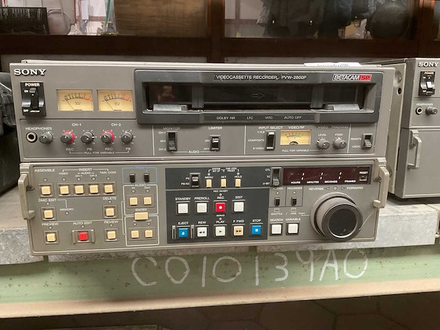 Sony pvw-2800p betacam ps editing recorder - afbeelding 2 van  4