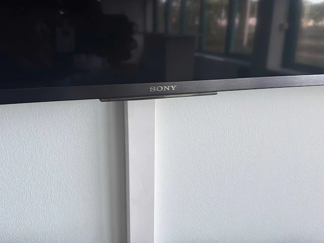 Sony televisie met accessoires - afbeelding 1 van  3