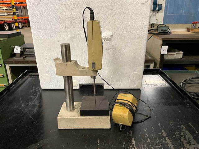 Sony u30f digitale meettaster met statief - afbeelding 3 van  4