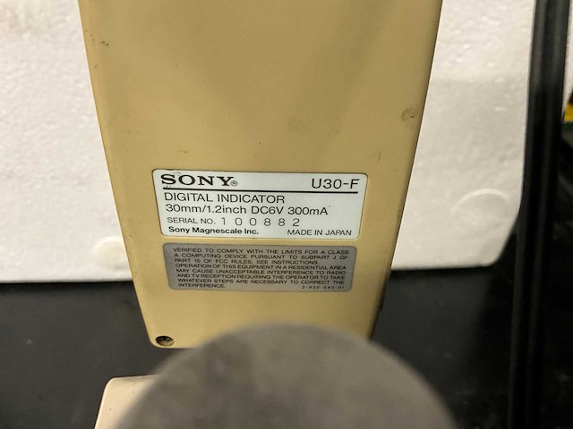 Sony u30f digitale meettaster met statief - afbeelding 4 van  4