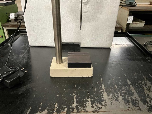 Sony u60bf digitale meettaster met statief - afbeelding 4 van  7