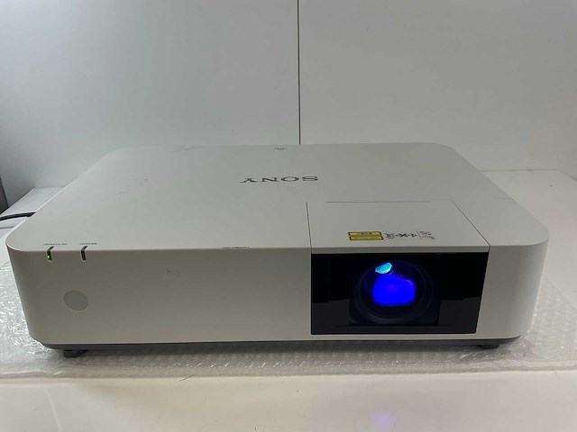 Sony (vpl-phz10) 5000 lumen wuxga projector (2869 lamp hours) - afbeelding 1 van  8