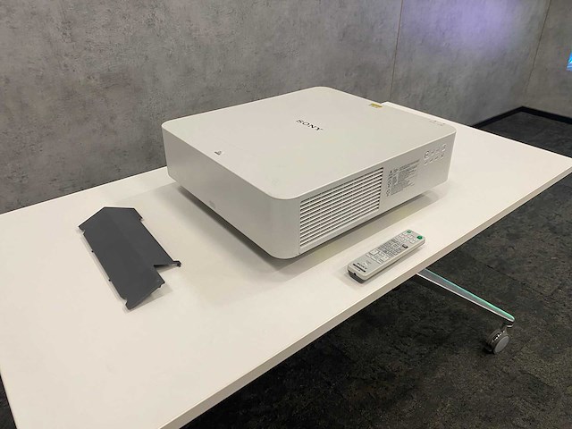 Sony wuxga vpl-fhz65 - xl lcd data projector - afbeelding 11 van  17