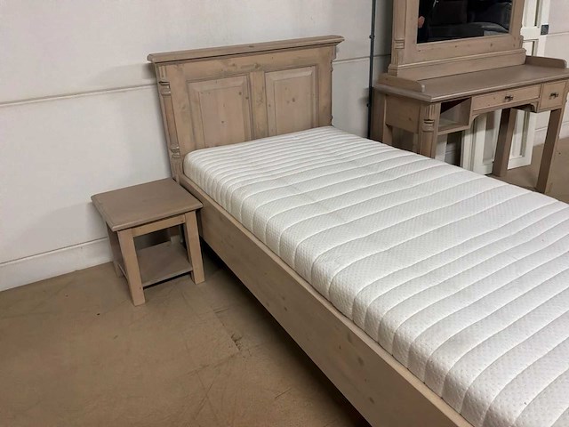 Soof slaapkamerset - afbeelding 13 van  16