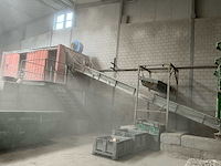 Sorteer - aanvoerband & sorteer container - afbeelding 1 van  13