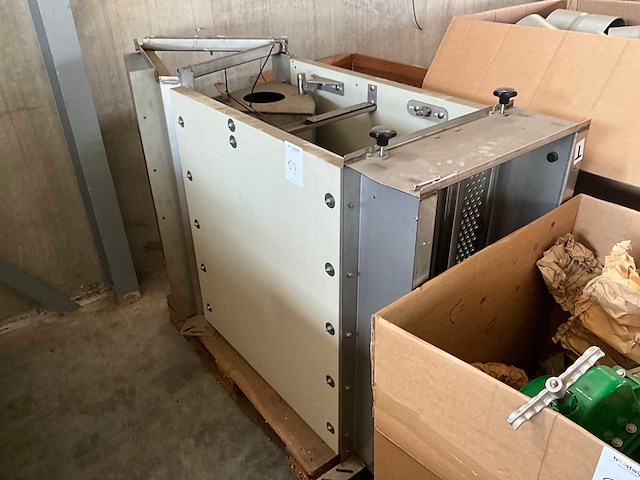 Sorty voerstation - afbeelding 1 van  8